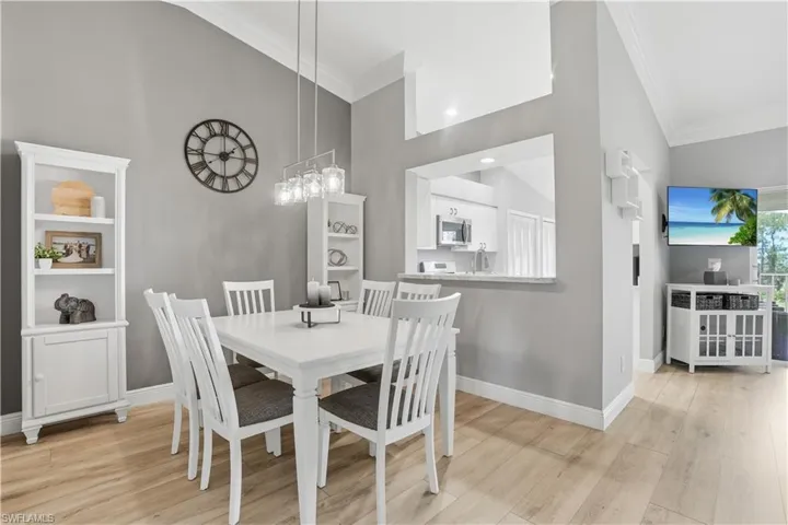 7360 Glenmoor Ln 304, Naples, Florida 34104