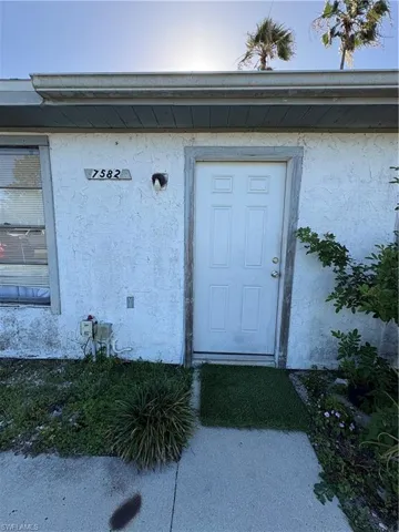 7582-7586 Carrier Rd, Fort Myers, Florida 33967
