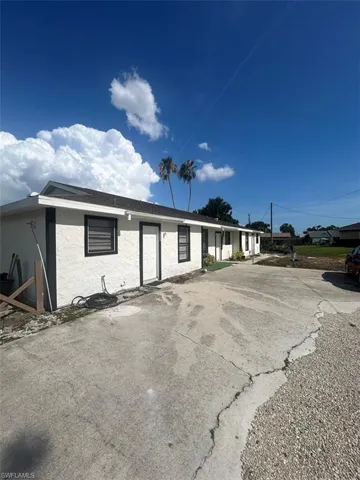 7582-7586 Carrier Rd, Fort Myers, Florida 33967