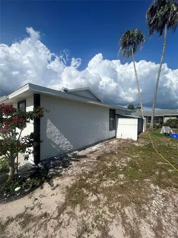 7582-7586 Carrier Rd, Fort Myers, Florida 33967