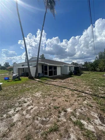 7582-7586 Carrier Rd, Fort Myers, Florida 33967