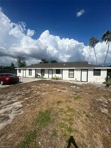 7582-7586 Carrier Rd, Fort Myers, Florida 33967