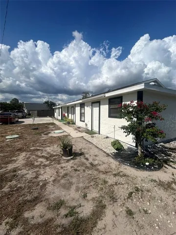 7582-7586 Carrier Rd, Fort Myers, Florida 33967