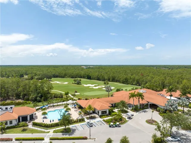 8230  Naples Heritage  DR, Naples, FL 34112