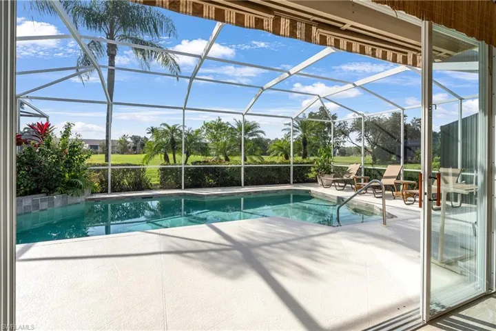 8230  Naples Heritage  DR, Naples, FL 34112
