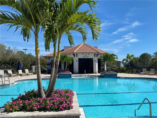 8230  Naples Heritage  DR, Naples, FL 34112