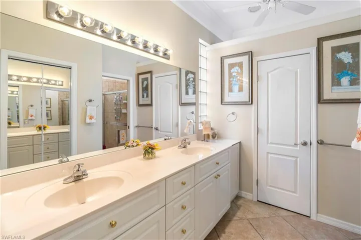 8230  Naples Heritage  DR, Naples, FL 34112