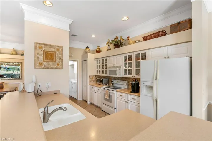 8230  Naples Heritage  DR, Naples, FL 34112