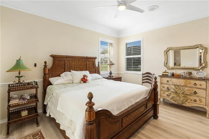 8230  Naples Heritage  DR, Naples, FL 34112