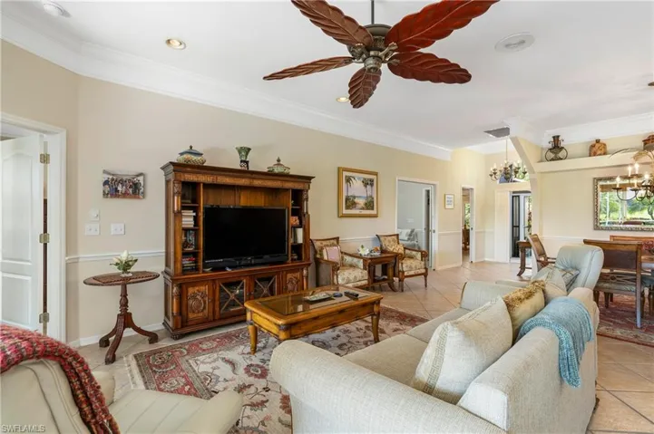 8230  Naples Heritage  DR, Naples, FL 34112