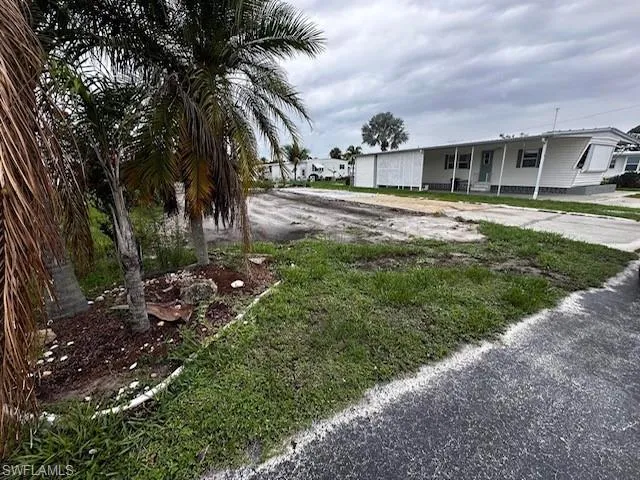 593  Daisy  DR, North Fort Myers, FL 33917