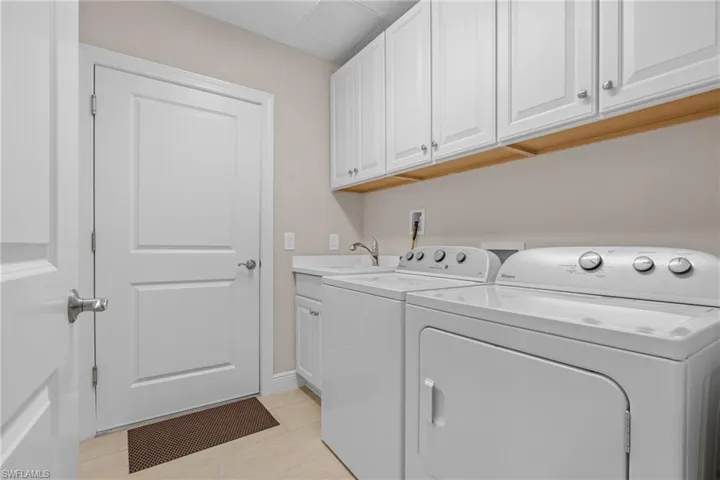2137 Frangipani Cir 102, Naples, Florida 34120