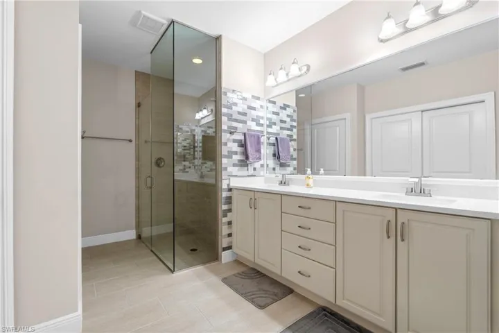 2137 Frangipani Cir 102, Naples, Florida 34120