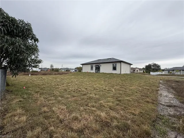 View of grassy yard
