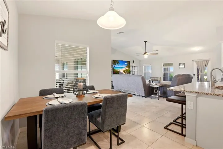 3516 Sw 8th Pl, Cape Coral, Florida 33914