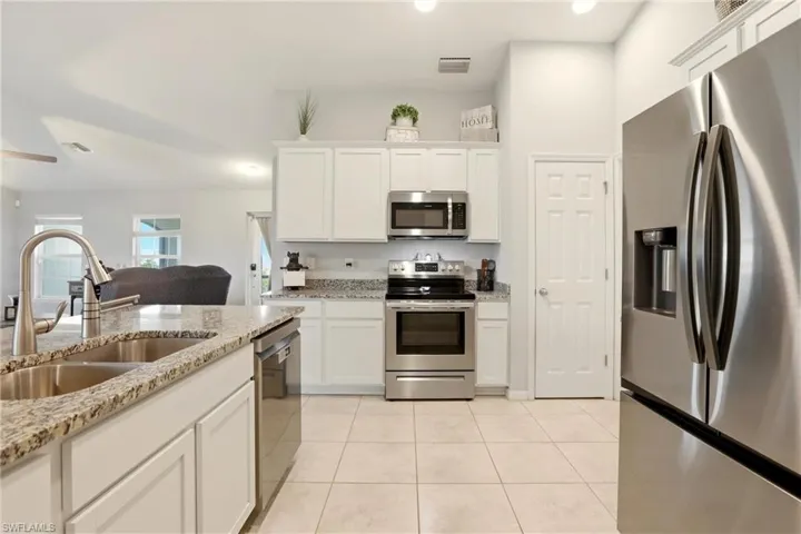 3516 Sw 8th Pl, Cape Coral, Florida 33914