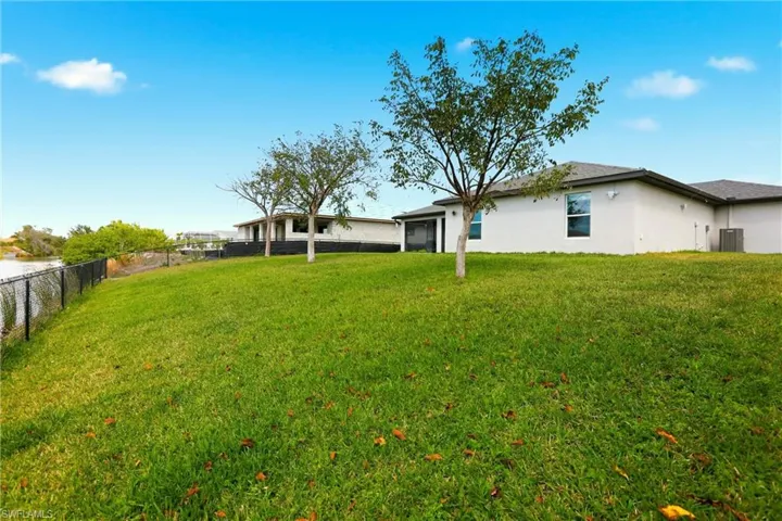 3516 Sw 8th Pl, Cape Coral, Florida 33914