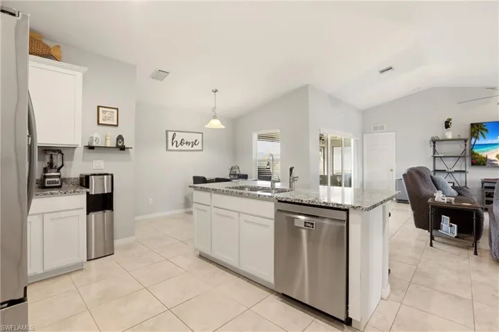 3516 Sw 8th Pl, Cape Coral, Florida 33914