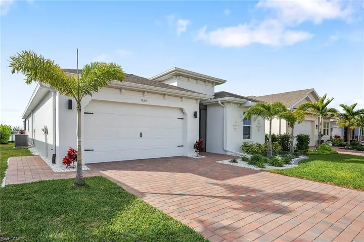 934  Stonewater Lake  TER, Cape Coral, FL 33993