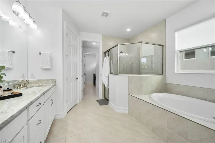 934  Stonewater Lake  TER, Cape Coral, FL 33993