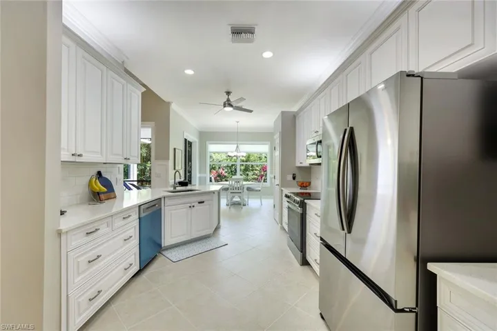 16221 Parque Ln, Naples, Florida 34110