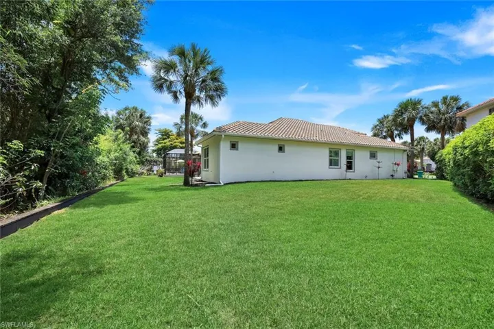 16221 Parque Ln, Naples, Florida 34110