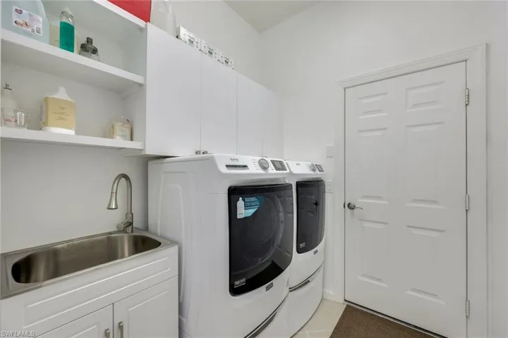 16221 Parque Ln, Naples, Florida 34110