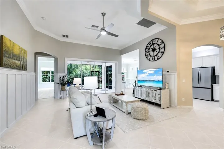 16221 Parque Ln, Naples, Florida 34110
