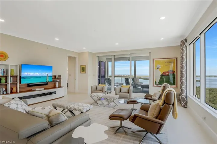 The panoramic views and plentiful upgradesare just the beginning...