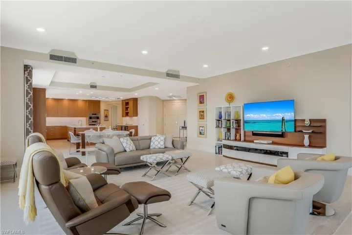 Light and bright with tall, volume ceilings andan open, airy feel - this is the perfect home foryear round or seasonal living.