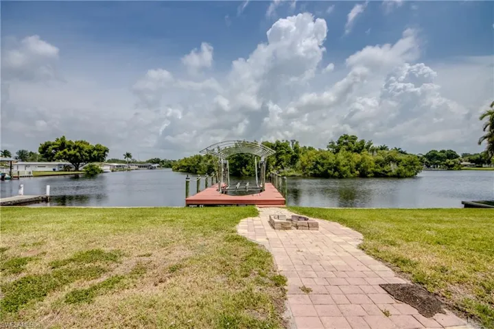 1294  Thompson  ST, North Fort Myers, FL 33903