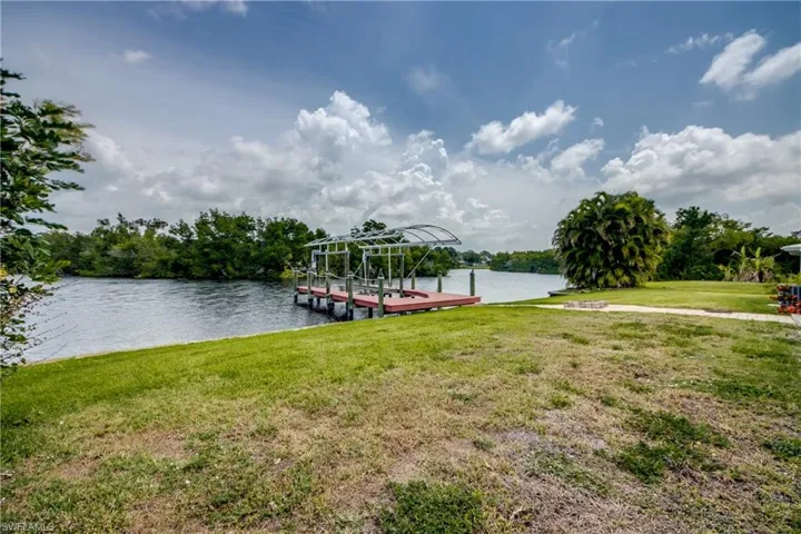 1294  Thompson  ST, North Fort Myers, FL 33903