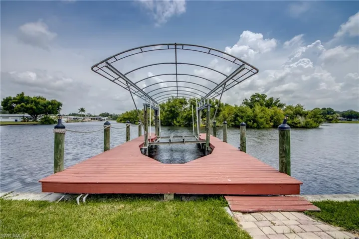1294  Thompson  ST, North Fort Myers, FL 33903