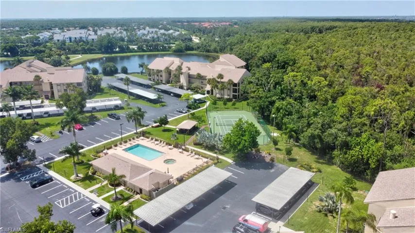 Pool, spa, tennis court,covered/screened picnic area
