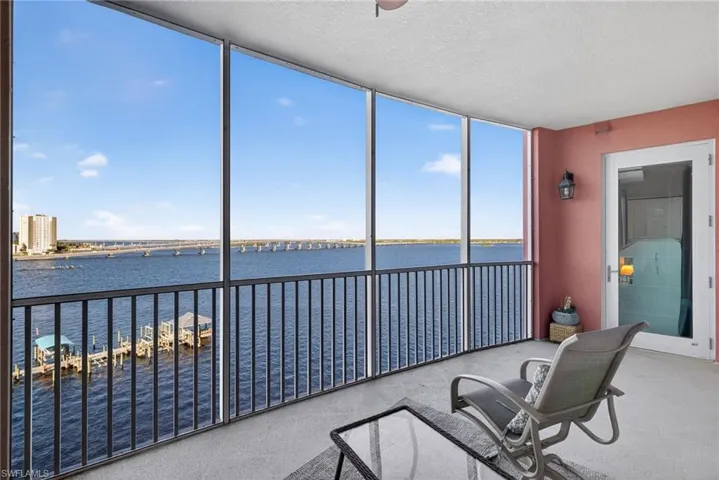2743  1st  ST, Fort Myers, FL 33916