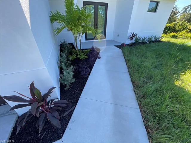 756  Anaconda S AVE, Lehigh Acres, FL 33974