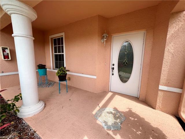 19914  Lake Vista N CIR, Lehigh Acres, FL 33936