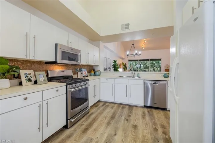 1878  Tarpon Bay S DR, Naples, FL 34119