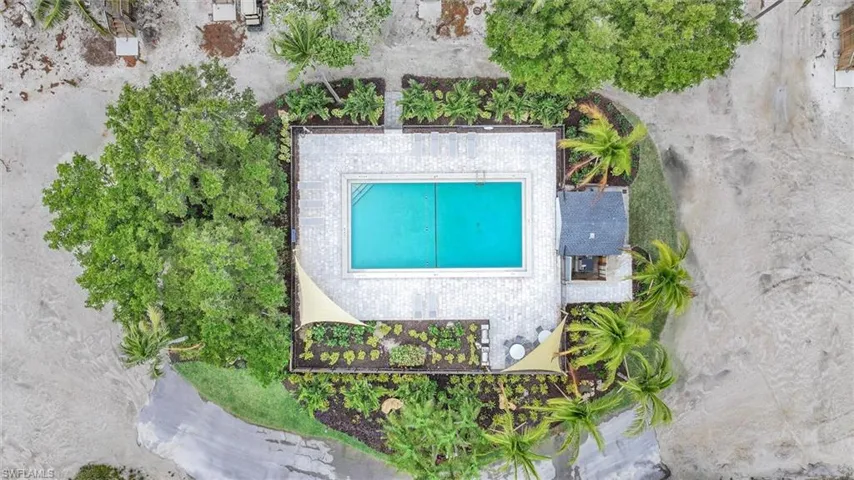 Bird's eye view of a pool area