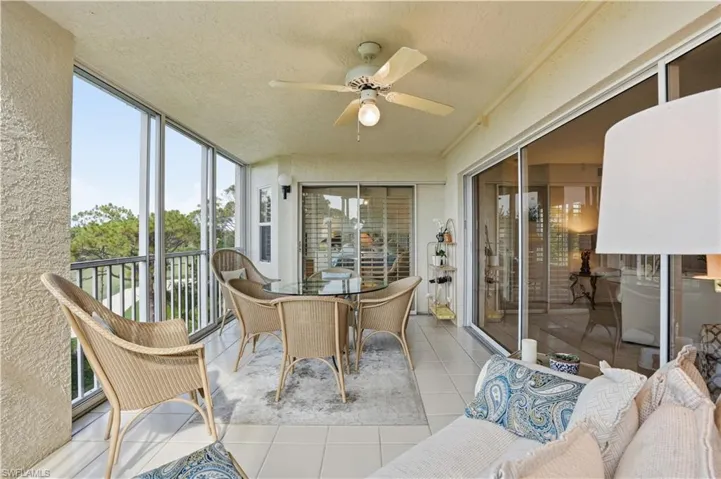 This lanai has sliding glass doors.