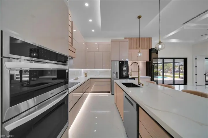 853 Sw 15th Ave, Cape Coral, Florida 33991