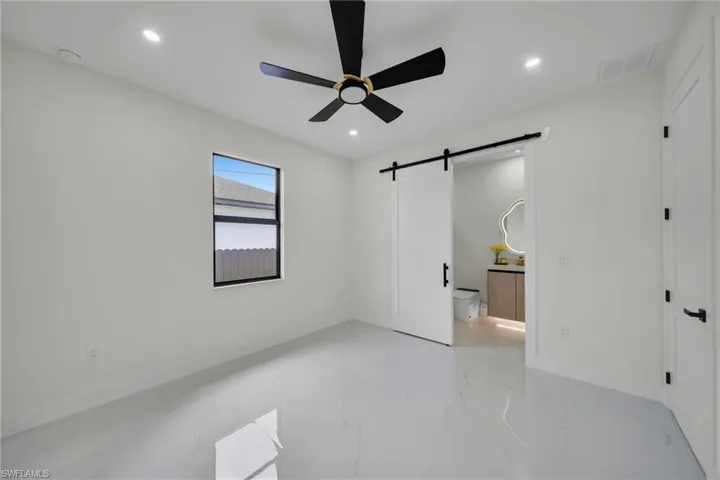 853 Sw 15th Ave, Cape Coral, Florida 33991