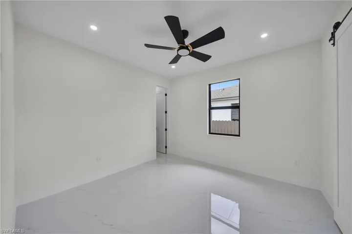 853 Sw 15th Ave, Cape Coral, Florida 33991