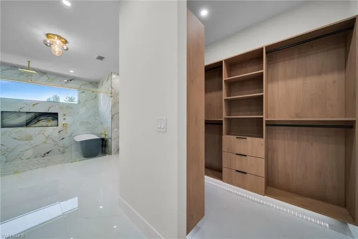 853 Sw 15th Ave, Cape Coral, Florida 33991
