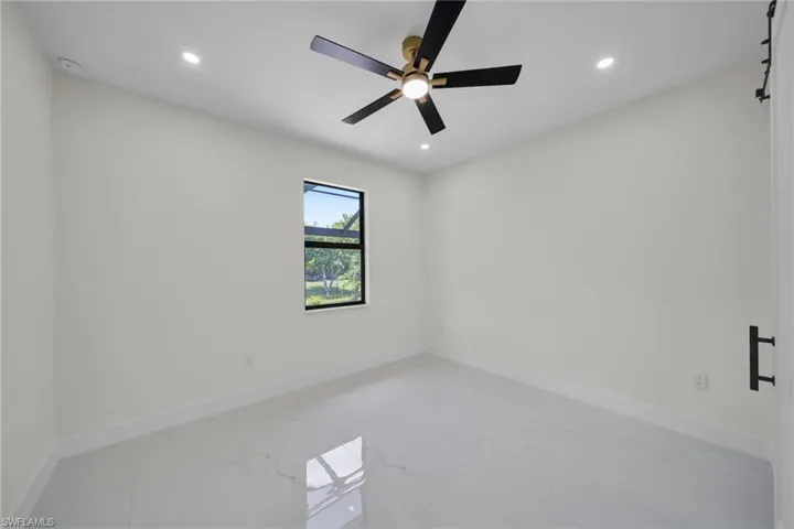 853 Sw 15th Ave, Cape Coral, Florida 33991