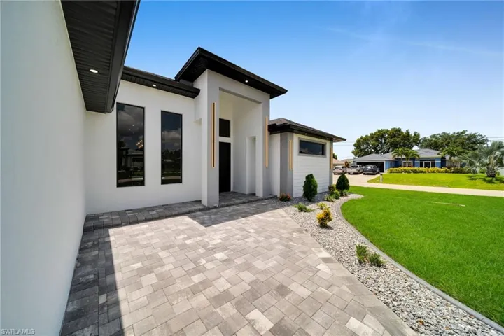 853 Sw 15th Ave, Cape Coral, Florida 33991