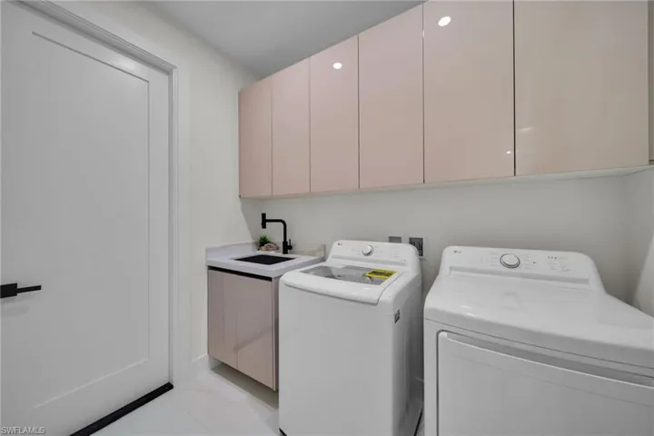 853 Sw 15th Ave, Cape Coral, Florida 33991