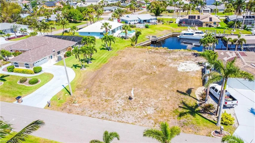 1625 SE 39th  ST, Cape Coral, FL 33904