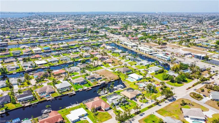 1625 SE 39th  ST, Cape Coral, FL 33904