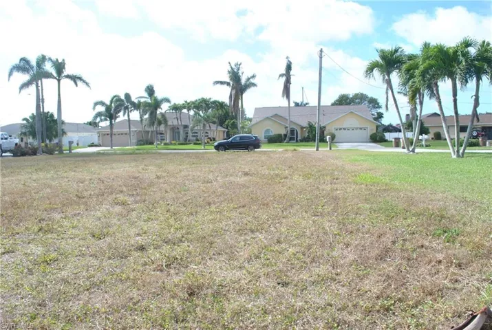 1625 SE 39th  ST, Cape Coral, FL 33904